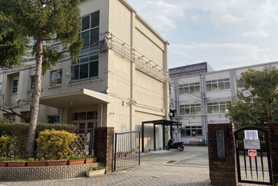 岡崎中学校