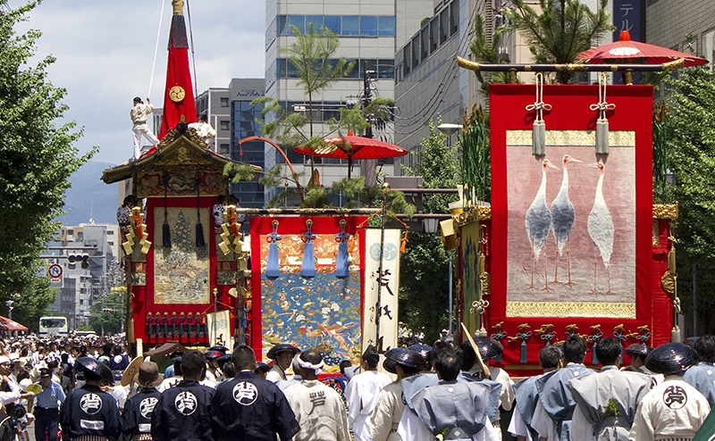 京都の祭りで｢地の人｣になる
